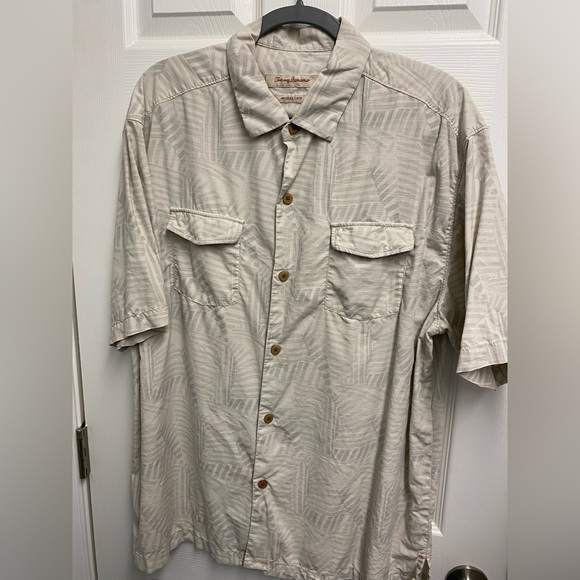 EUC Tommy Bahama Men’s Shirt - Picture 1 of 7